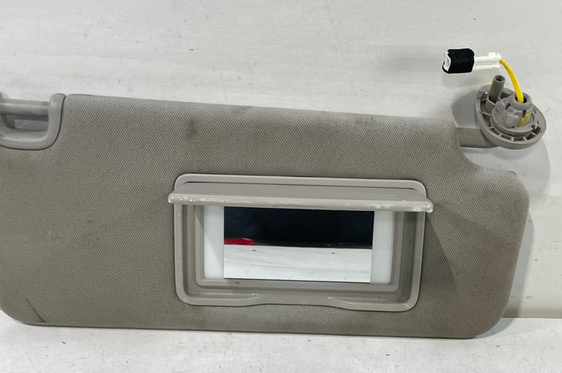 Load image into Gallery viewer, 23-25 HONDA ACCORD RIGHT PASSENGER SIDE SUNVISOR SUN VISOR 8323030AA01ZB # 99766