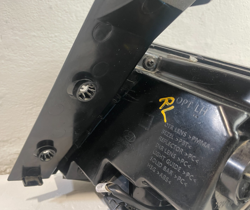 Load image into Gallery viewer, 22-25 HYUNDAI TUCSON REAR LEFT DRIVER SIDE OUTER TAILLIGHT LIGHT LAMP # 104871