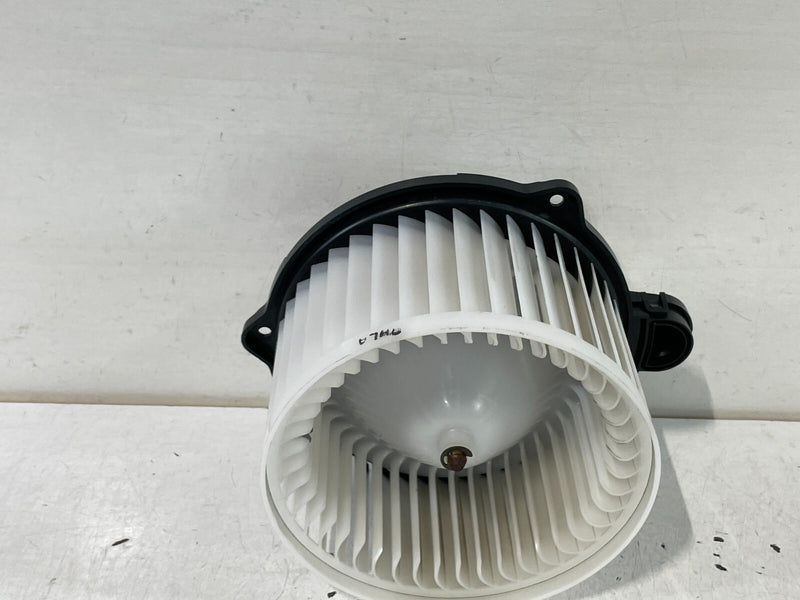 Load image into Gallery viewer, 2018 - 2023 KIA STINGER K900 AC A/C HEATER BLOWER W/ FAN MOTOR # 99701