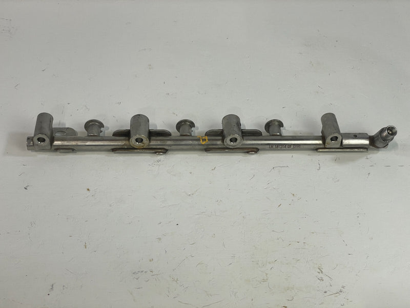 Load image into Gallery viewer, 16 - 20 INFINITI Q50 17-20 Q60 3.0L FRONT LEFT ENGINE FUEL INJECTOR RAIL # 87825