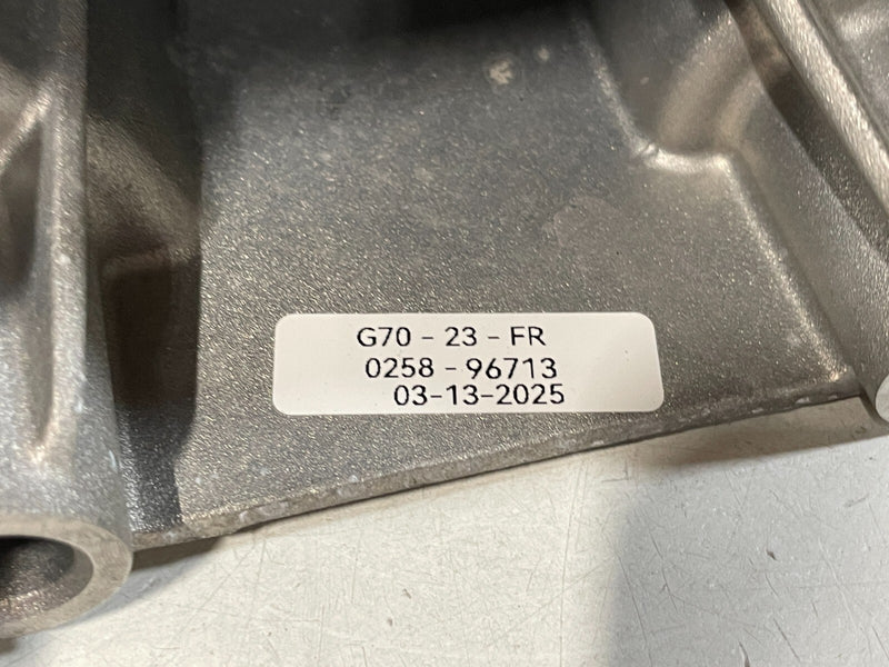 Load image into Gallery viewer, 2019-2023 GENESIS G70 FRONT RIGHT SIDE ENGINE MOUNT SUPPORT BRACKET 2.0L # 96713