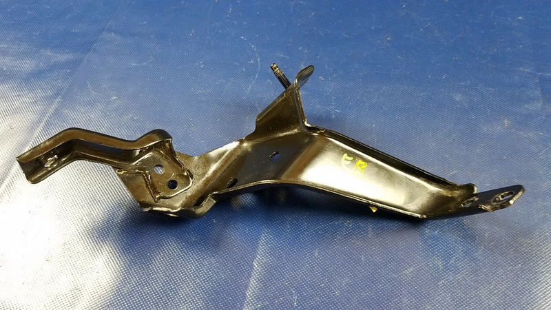 Load image into Gallery viewer, 2013 - 2020 INFINITI JX35 QX60 POWER STEERING PUMP MOUNT SUPPORT BRACKET # 56424