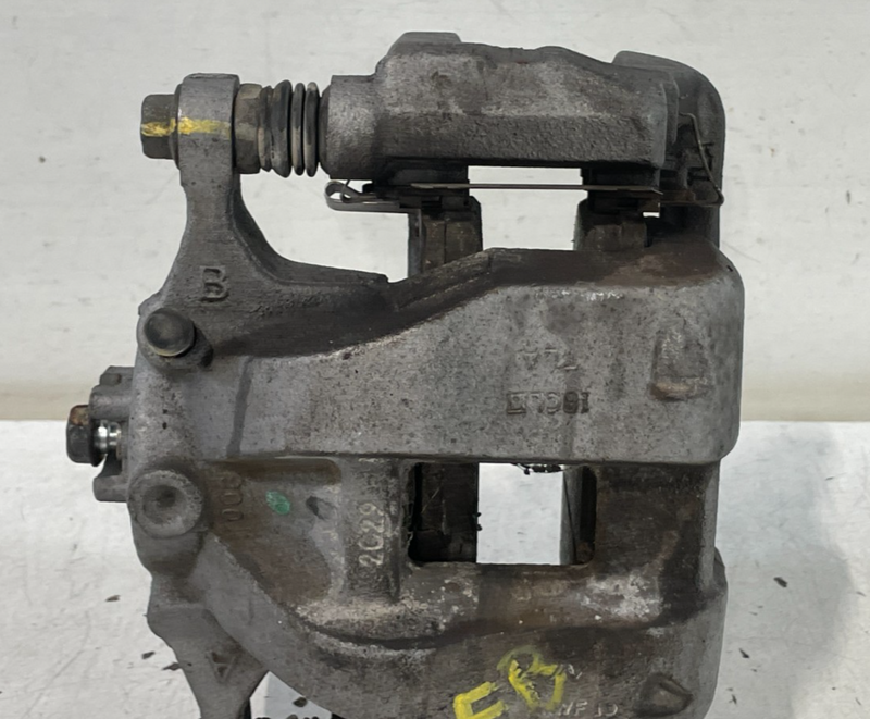 Load image into Gallery viewer, 2023 - 2026 HONDA HR-V FRONT LEFT SIDE BRAKE CALIPER W/O BRAKE PADS # 100722