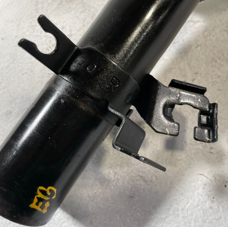 Load image into Gallery viewer, 20-22 NISSAN ROGUE SPORT FRONT RIGHT SHOCK STRUT ABSORBER & COIL SPRING #106227