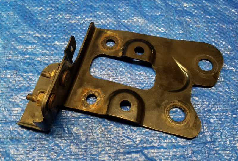 Load image into Gallery viewer, 14-24 INFINITI Q50 Q60 RIGHT PASSENGER SIDE HOOD LATCH LOCK MOUNT BRACKET #46298