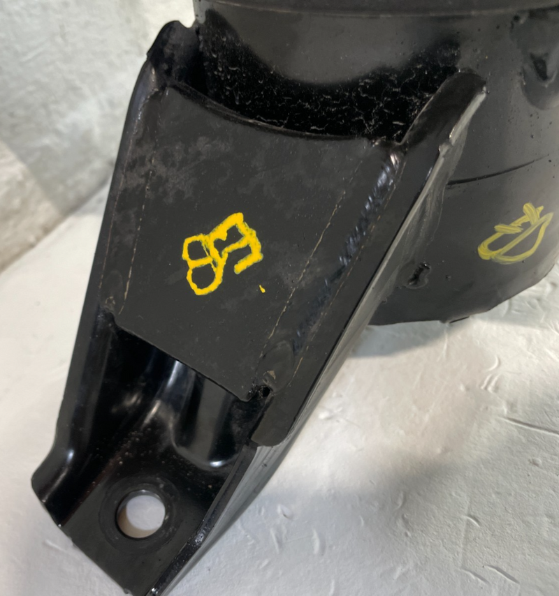 Load image into Gallery viewer, 2020-2025 HYUNDAI PALISADE FRONT RIGHT ENGINE MOUNT SUPPORT BRACKET # 105176