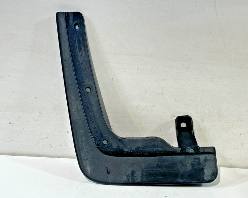 Load image into Gallery viewer, 21-23 HYUNDAI SANTA FE FRONT RIGHT PASSENGER SIDE MUD SPLASH FLAP GUARD # 101888