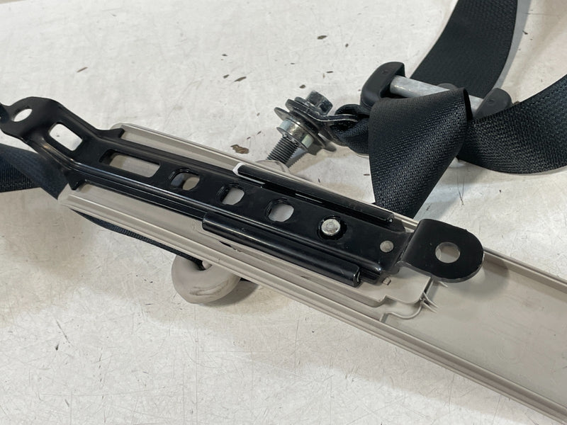 Load image into Gallery viewer, 2016 - 2021 HONDA CIVIC FRONT RIGHT PASSENGER SIDE SEAT BELT RETRACTOR # 99520