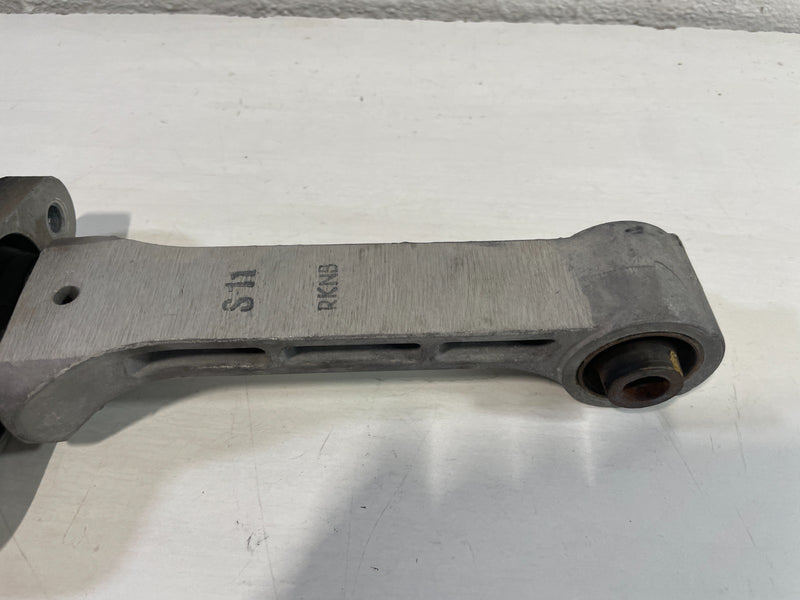 Load image into Gallery viewer, 19-25 HYUNDAI PALISADE SANTA FE ENGINE MOTOR MOUNT TORQUE ARM ROLL ROD # 105158