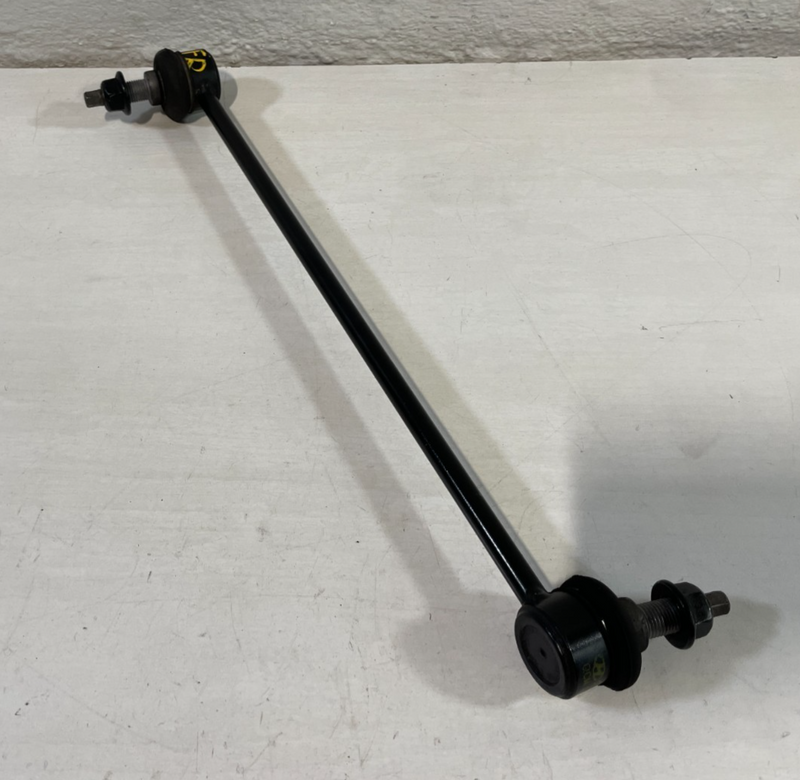 Load image into Gallery viewer, HYUNDAI PALISADE SANTA FE FRONT LH OR RH STABILIZER SWAY BAR END LINK # 104747