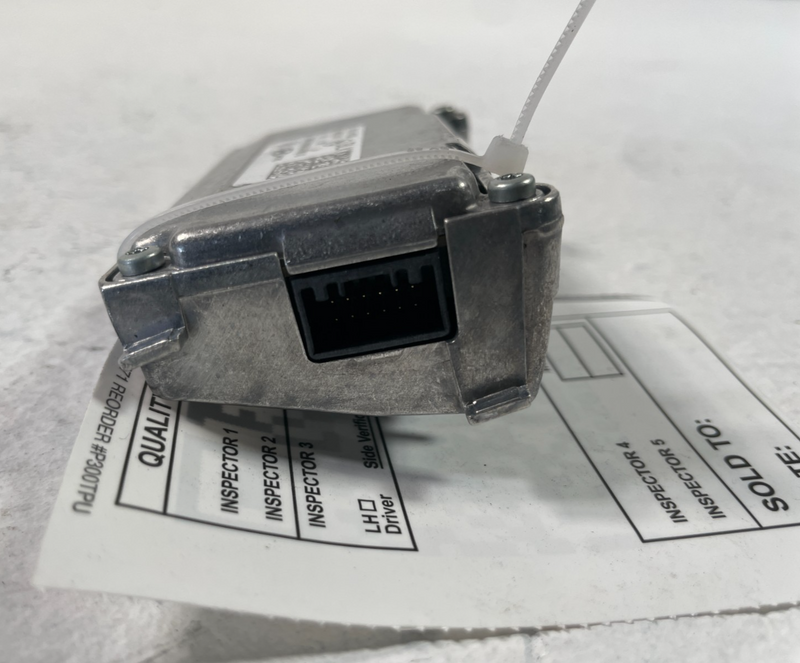 Load image into Gallery viewer, 2024-2025 HYUNDAI TUCSON SANTA CRUZ FRONT WINDSHIELD LANE ASSIST CAMERA # 105927