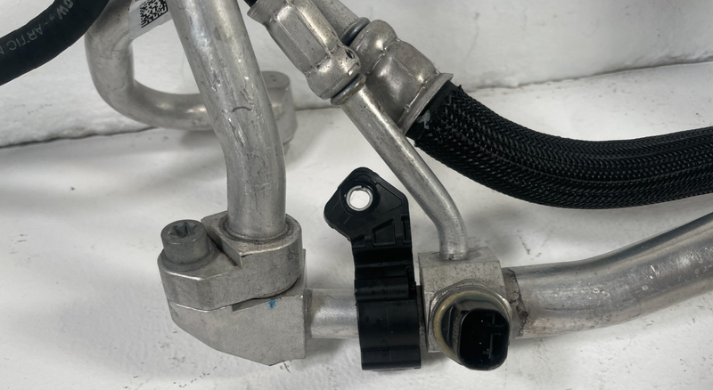 Load image into Gallery viewer, 21-25 BMW G82 M4 M3 M2 A/C AIR CONDITIONING PIPE LINE HOSE ASSEMBLY 3.0L #105723