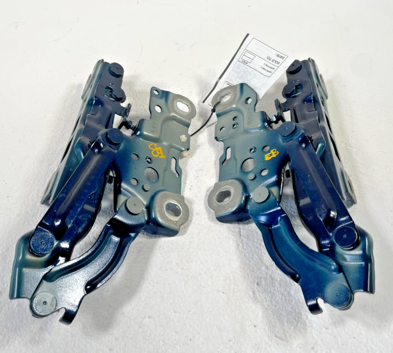 Load image into Gallery viewer, 19-25 BMW G82 M4 M440i 330i FRONT LH & RH HOOD BONNET HINGE PAIR BLUE # 105611