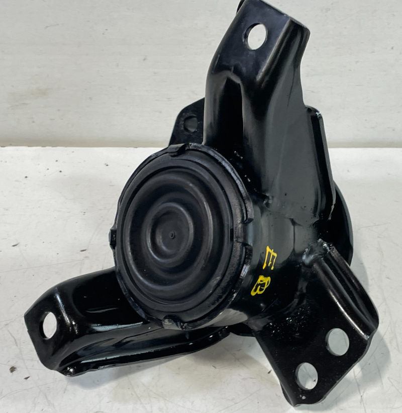 Load image into Gallery viewer, 2020-2025 HYUNDAI PALISADE FRONT RIGHT SIDE ENGINE MOUNT SUPPORT BRACKET #104114