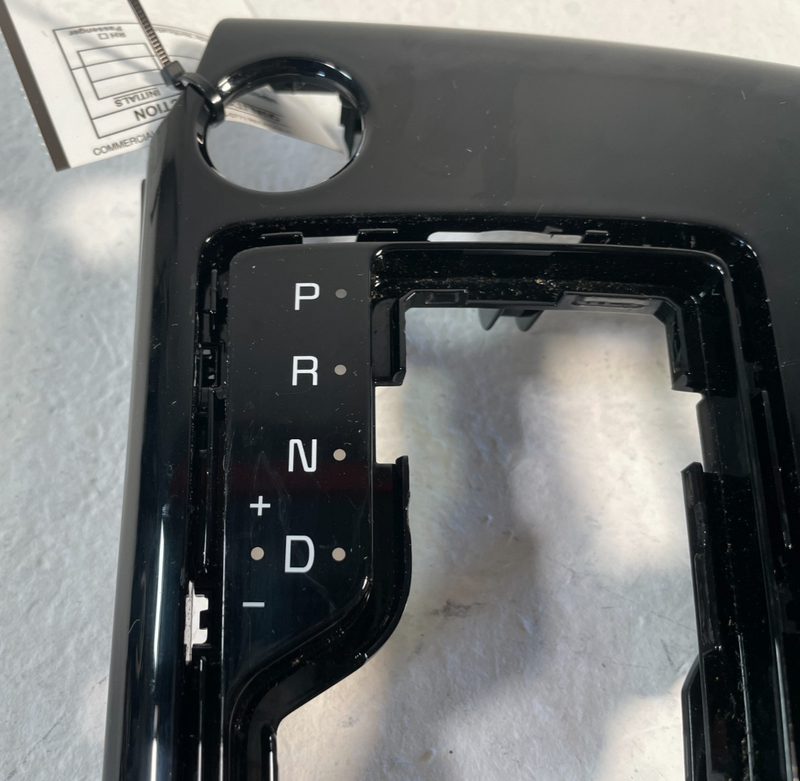 Load image into Gallery viewer, 23-25 KIA SPORTAGE CONSOLE SHIFT SHIFTER INDICATOR BEZEL COVER PANEL 2.5L 106603