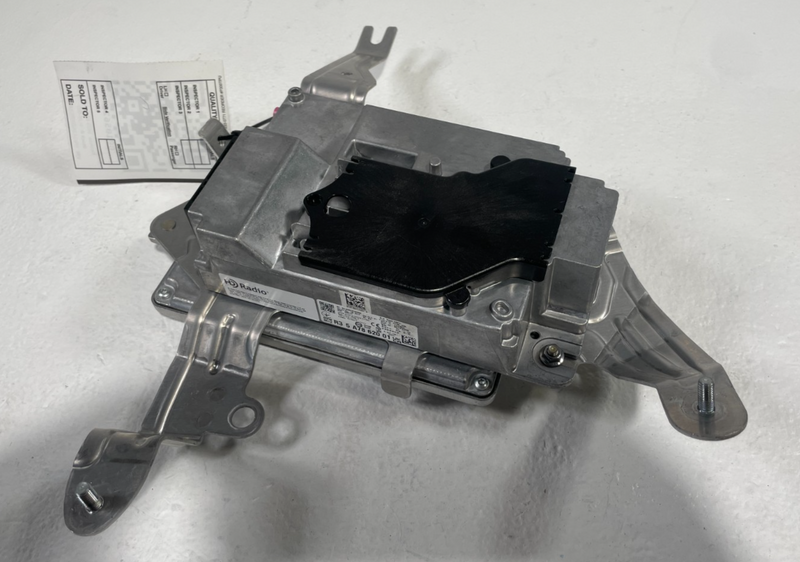 Load image into Gallery viewer, 20-25 BMW G82 M4 M440i X4 SURROUND VIEW CAMERA CONTROL MODULE W/ BRACKET #105626