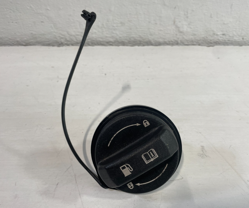 Load image into Gallery viewer, 04-25 HYUNDAI PALISADE ELANTRA GENESIS G70 REAR FUEL GAS TANK FILLER CAP #105139