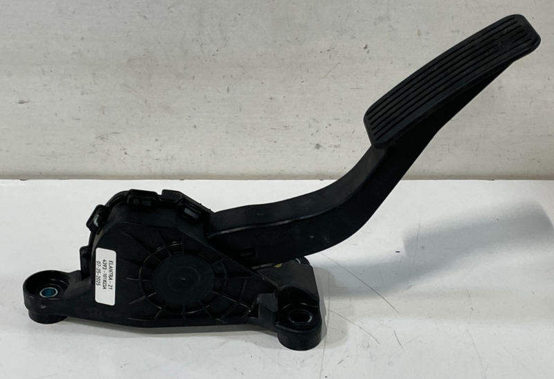 Load image into Gallery viewer, 21-23 HYUNDAI ELANTRA GAS ACCELERATION ACCELERATOR PEDAL 32700-AB200 # 101823A