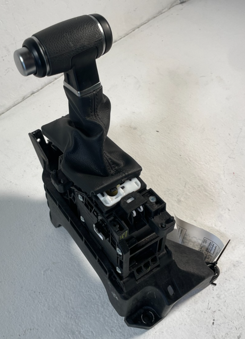 Load image into Gallery viewer, 2023 - 2025 KIA SPORTAGE GEAR SHIFTER FLOOR LEVER KNOB ASSEMBLY 2.5L # 106637