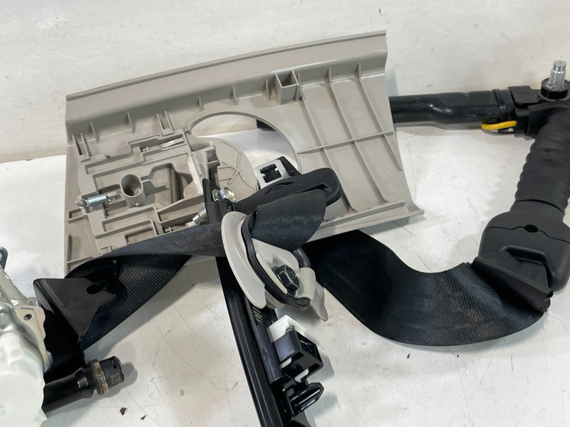 Load image into Gallery viewer, 2022-2026 HONDA CIVIC FRONT RIGHT SIDE SEAT BELT RETRACTOR W/ TENSIONER # 102440