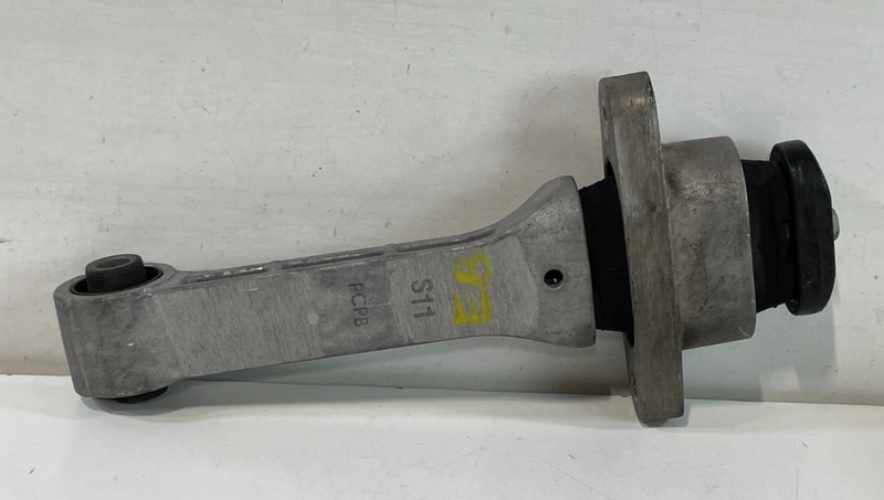 Load image into Gallery viewer, 19-25 HYUNDAI SANTA FE PALISADE ENGINE MOTOR MOUNT TORQUE ARM ROLL ROD # 102228