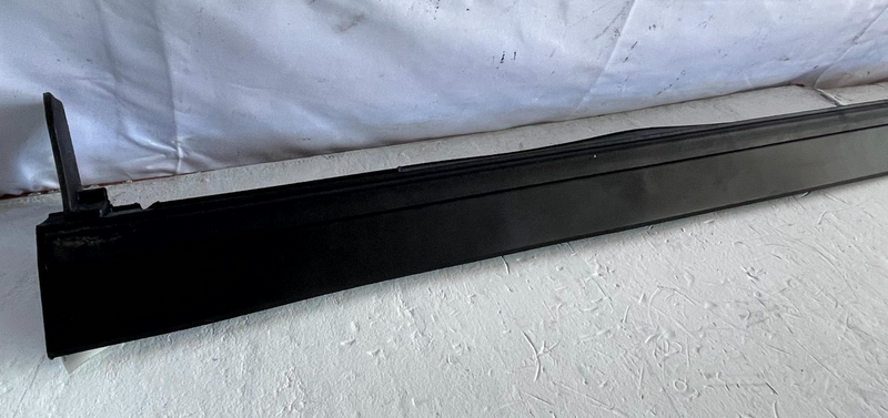 Load image into Gallery viewer, 2023-2025 KIA SPORTAGE FRONT LEFT DRIVER SIDE ROCKER PANEL SKIRT MOLDING #106638