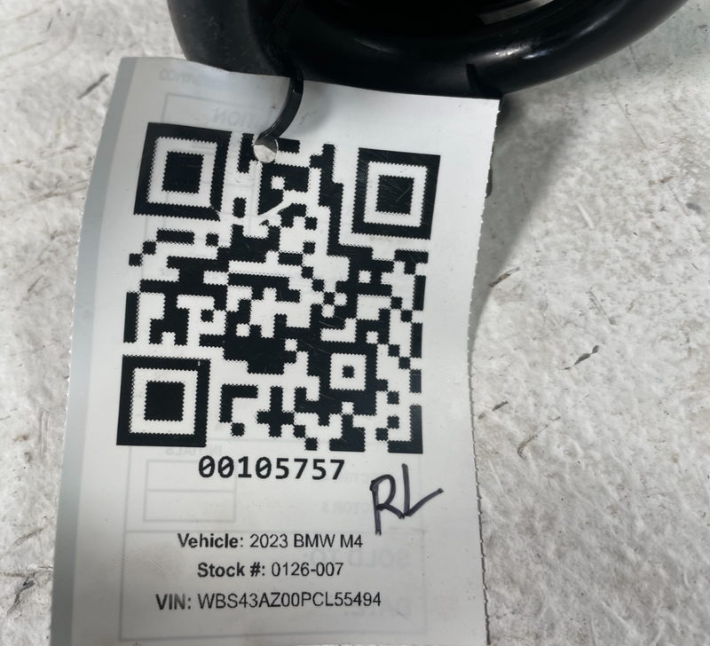 Load image into Gallery viewer, 2021-2025 BMW G82 M4 REAR LEFT OR RIGHT SIDE SUSPENSION COIL SPRING # 105757