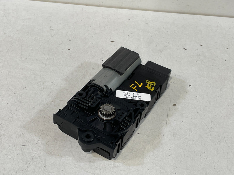 Load image into Gallery viewer, 2022-2024 GENESIS G70 FRONT LEFT SUNROOF SUN ROOF WINDOW GLASS MOTOR # 96669