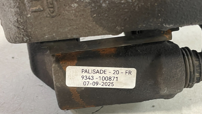 Load image into Gallery viewer, 2020-2025 HYUNDAI PALISADE FRONT RIGHT SIDE BRAKE CALIPER W/O BRAKE PADS #100871