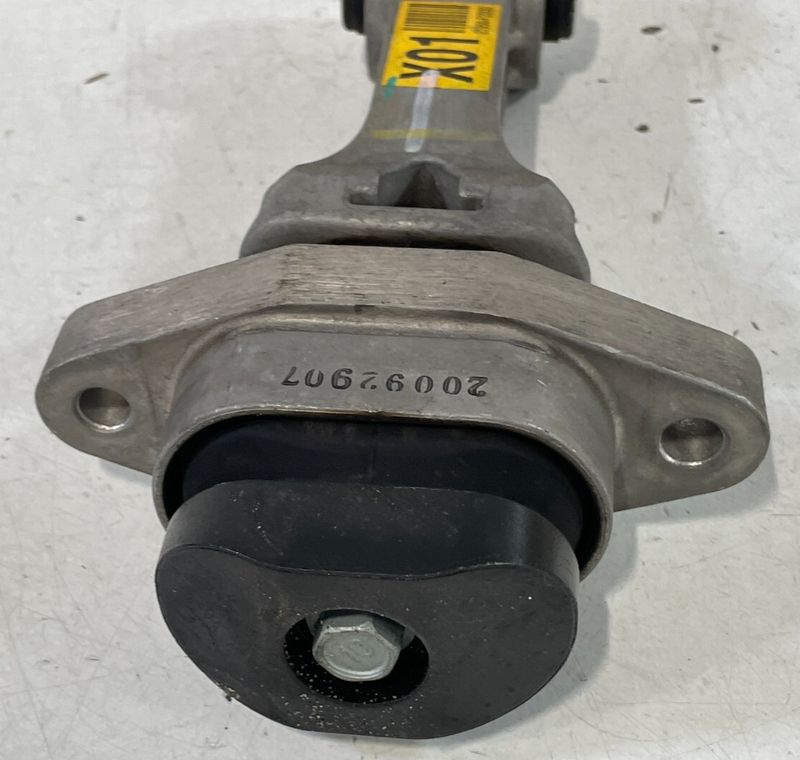 Load image into Gallery viewer, HYUNDAI ELANTRA KONA VELOSTER ENGINE MOTOR MOUNT TORQUE ARM ROLL ROD 2.0L #99329