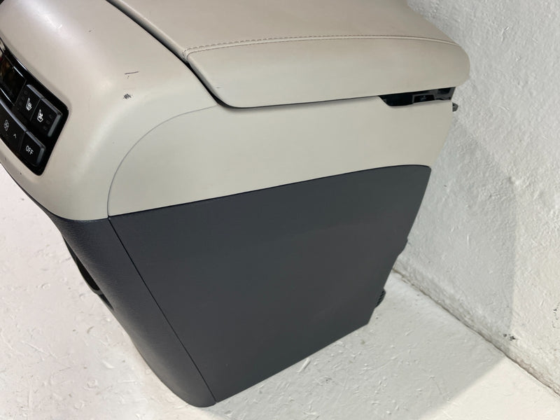 Load image into Gallery viewer, 23-25 HYUNDAI PALISADE REAR CENTER CONSOLE AIR VENT GRILLE PANEL ASSEMBLY 105186