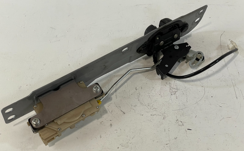 Load image into Gallery viewer, 09-20 NISSAN 370Z COUPE LIFTGATE BACK DOOR LOCK ACTUATOR COVER BRACKET # 82519