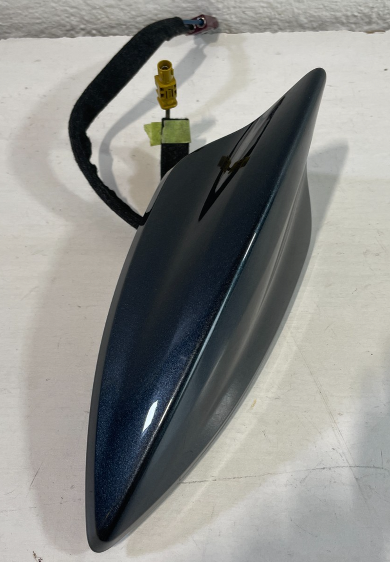 Load image into Gallery viewer, 2020-2024 CADILLAC CT5 TOP ROOF SATELLITE SHARK FIN RADIO ANTENNA BLACK #104977F