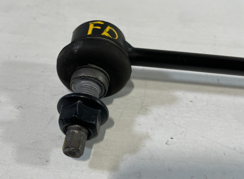 Load image into Gallery viewer, HYUNDAI PALISADE SANTA FE FRONT LH OR RH STABILIZER SWAY BAR END LINK # 104747