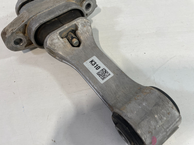 Load image into Gallery viewer, 22-25 HYUNDAI TUCSON SANTA CRUZ ENGINE MOTOR MOUNT TORQUE ARM ROLL ROD # 105052
