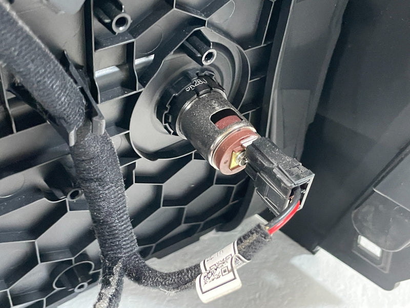 Load image into Gallery viewer, 2020-2022 HYUNDAI PALISADE CENTER CONSOLE LOWER BASE FRAME BODY BRACKET # 100912