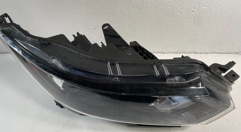 Load image into Gallery viewer, 2020-2023 NISSAN ROGUE SPORT QASHQAI RIGHT HALOGEN HEADLIGHT HEADLAMP # 106228