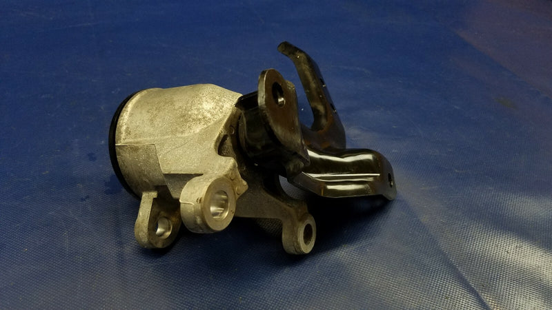 Load image into Gallery viewer, 13-20 INFINITI JX35 QX60 AWD FRONT RIGHT ENGINE MOTOR MOUNT BRACKET 3.5L # 55938
