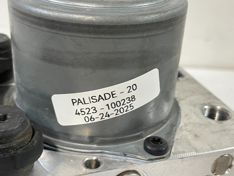 Load image into Gallery viewer, 2020-2022 HYUNDAI PALISADE ANTI LOCK ABS BRAKE PUMP CONTROL MODULE UNIT # 100238