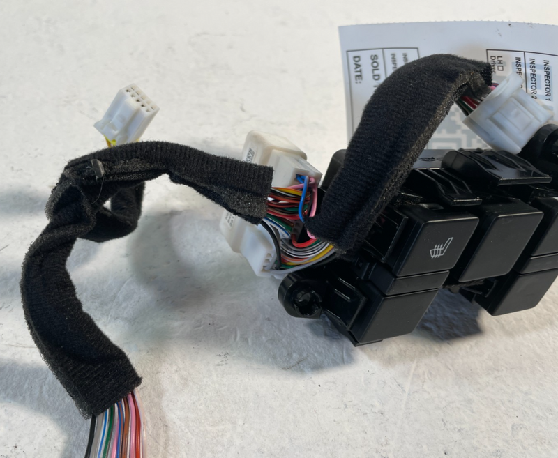 Load image into Gallery viewer, 23-25 KIA SPORTAGE FRONT CENTER CONSOLE SEAT HEATER CONTROL SWITCH 2.5L # 106595