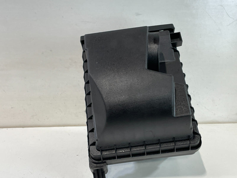Load image into Gallery viewer, 2020-2025 HYUNDAI PALISADE ENGINE AIR INTAKE CLEANER HOUSING BOX 3.8L # 102291