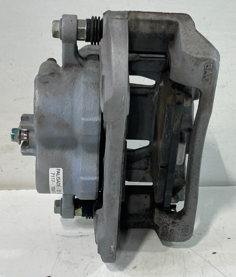 Load image into Gallery viewer, 2020-2025 HYUNDAI PALISADE FRONT RIGHT PASSENGER SIDE BRAKE CALIPER 3.8L #104111