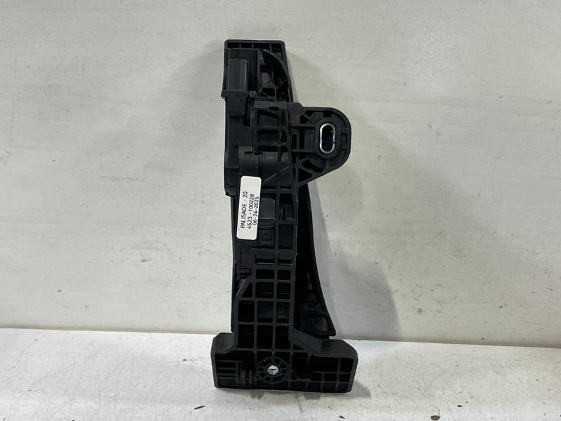 Load image into Gallery viewer, HYUNDAI PALISADE SANTA FE GAS PEDAL ACCELERATOR THROTTLE TRAVEL SENSOR # 100228