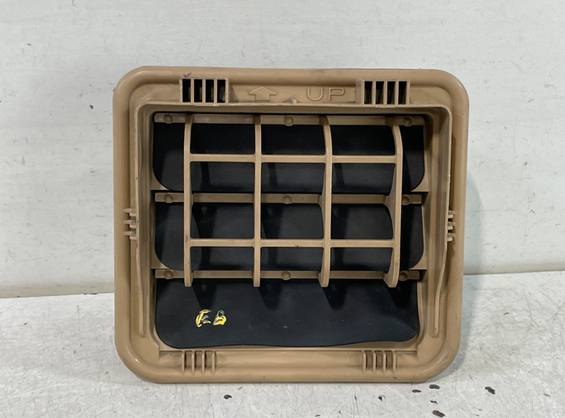 Load image into Gallery viewer, GENESIS G70 REAR RIGHT OR LEFT QUARTER AIR DRAFTER PRESSURE VENT GRILLE # 100981