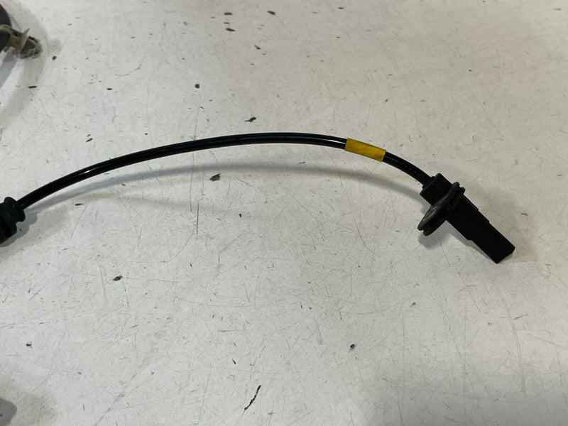 Load image into Gallery viewer, 20-25 HYUNDAI PALISADE FRONT RIGHT PASSENGER SIDE ABS WHEEL SPEED SENSOR # 99168
