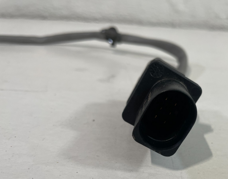 Load image into Gallery viewer, 20-25 HYUNDAI PALISADE FRONT RIGHT SIDE EXHAUST LAMBDA O2 OXYGEN SENSOR #105140