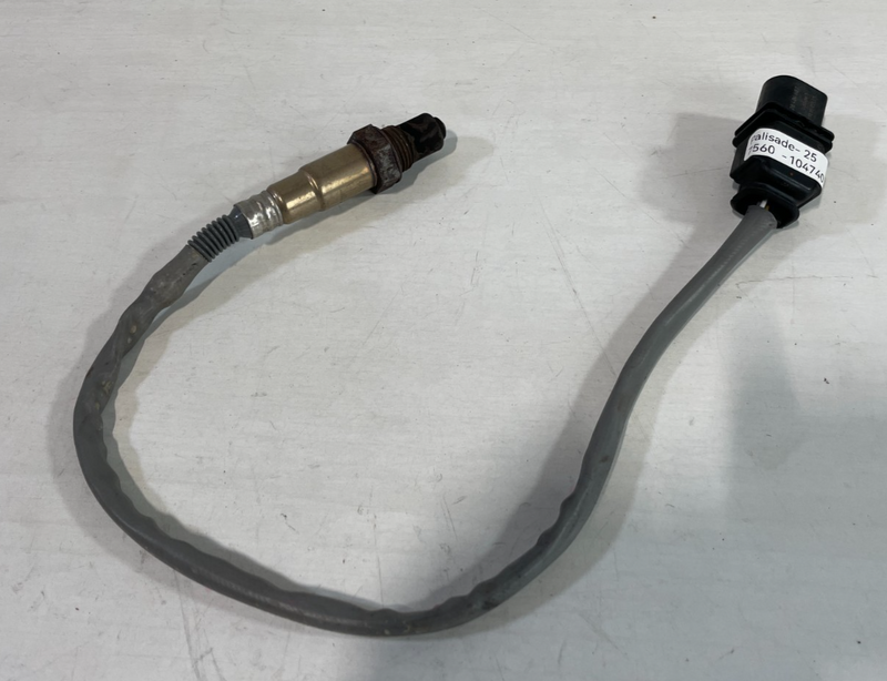 Load image into Gallery viewer, 20-25 HYUNDAI PALISADE FRONT RIGHT SIDE EXHAUST LAMBDA O2 OXYGEN SENSOR #104740