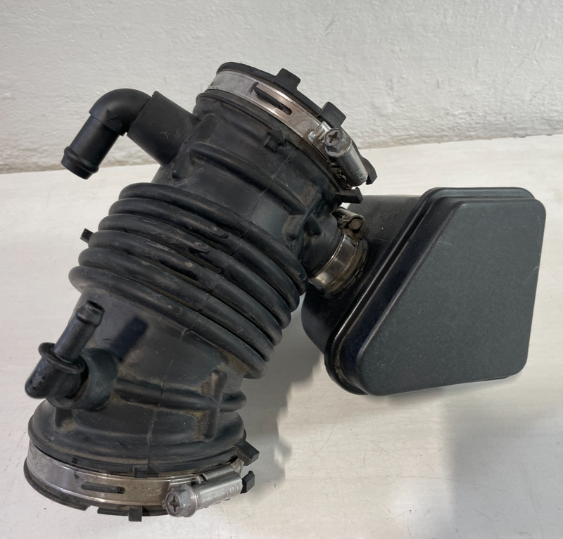 Load image into Gallery viewer, 2020-2025 HYUNDAI PALISADE ENGINE AIR CLEANER INTAKE HOSE TUBE PIPE 3.8L #104748