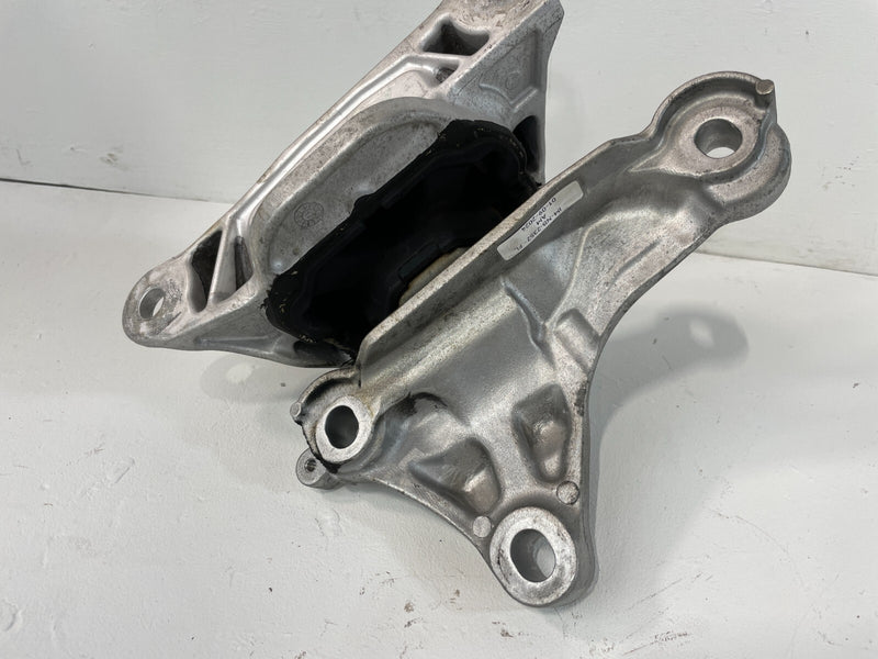 Load image into Gallery viewer, ⭐⭐ 2016-2020 HONDA CIVIC AUTO TRANSMISSION LEFT FRAME MOUNT SUPPORT BRACKET ⭐⭐