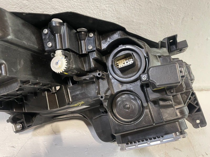 Load image into Gallery viewer, 20-24 CADILLAC CT5 LEFT SIDE LED W/O CORNERING HEADLIGHT HEADLAMP # IG11-HDS1116